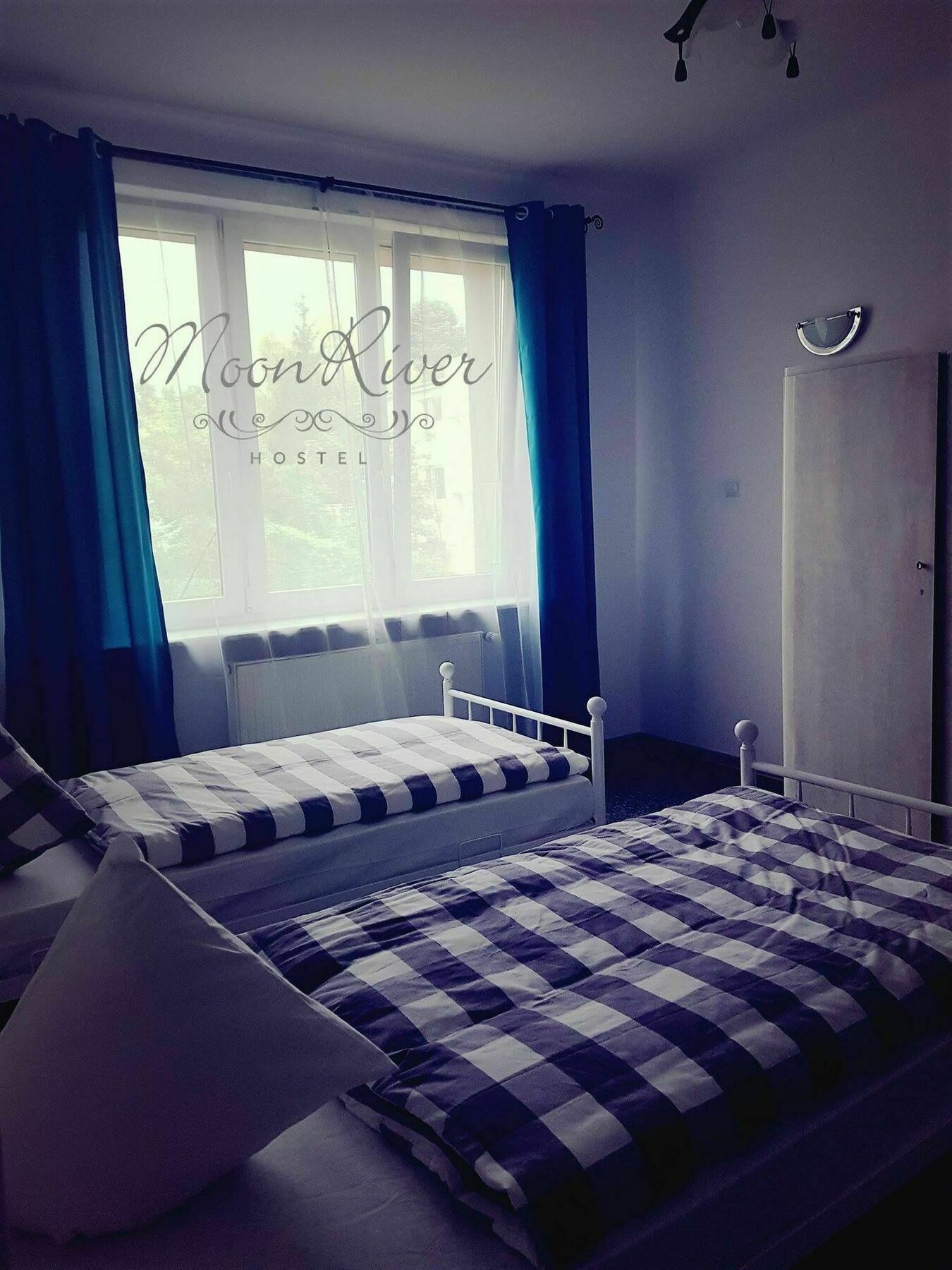 Moonriver Inn وارسو المظهر الخارجي الصورة